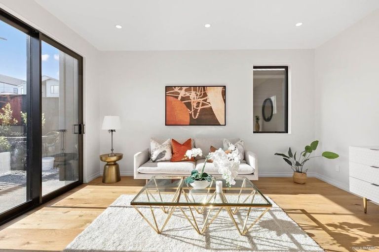 Photo of property in 36 Paparahi Place, Wainui, 0992