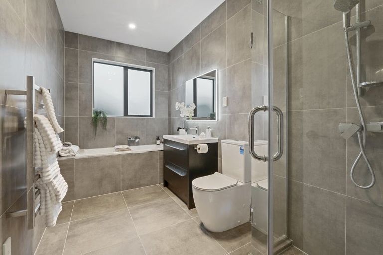 Photo of property in 24 Kahu Close, Orewa, 0931