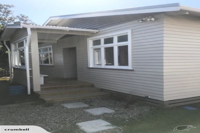 Photo of property in 19a Ropiha Street, Fitzroy, New Plymouth, 4312
