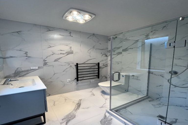 Photo of property in 3 Pocock Lane, Oteha, Auckland, 0632