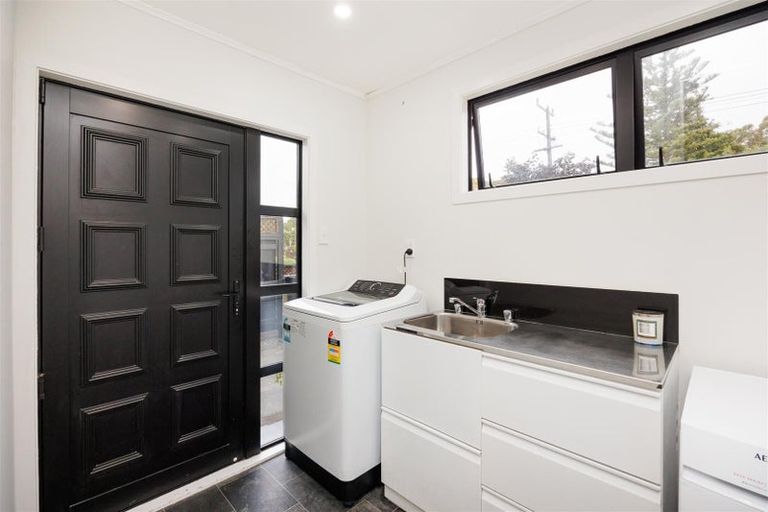 Photo of property in 36 Wanganui Road, Marton, 4710