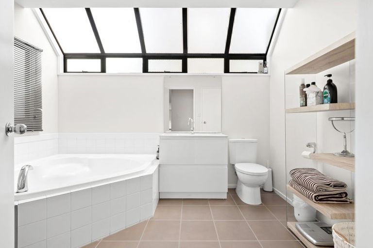 Photo of property in 2a Edgecumbe Street, Whitiora, Hamilton, 3200