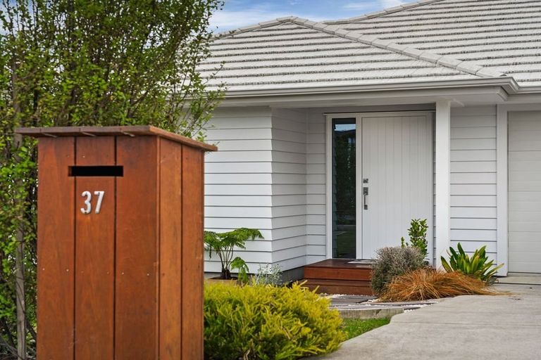 Photo of property in 37 Josh Road, Huapai, Kumeu, 0810