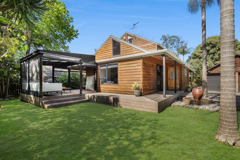 Photo of property in 138 Carnoustie Drive, Wattle Downs, Auckland, 2103