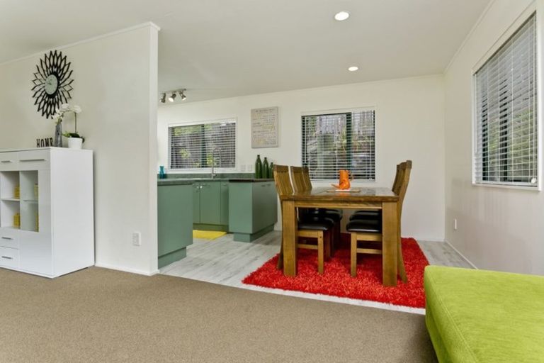 Photo of property in 2/83 Vandeleur Avenue, Birkdale, Auckland, 0626