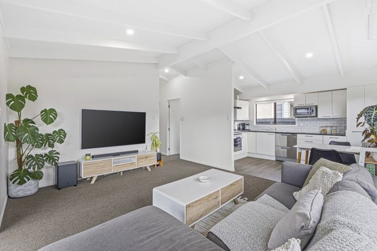 Photo of property in 141b Henderson Valley Road, Henderson, Auckland, 0612