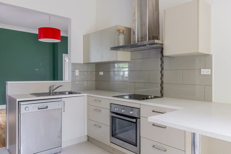 Photo of property in 6 Charles Cross Street, Longburn, Palmerston North, 4412