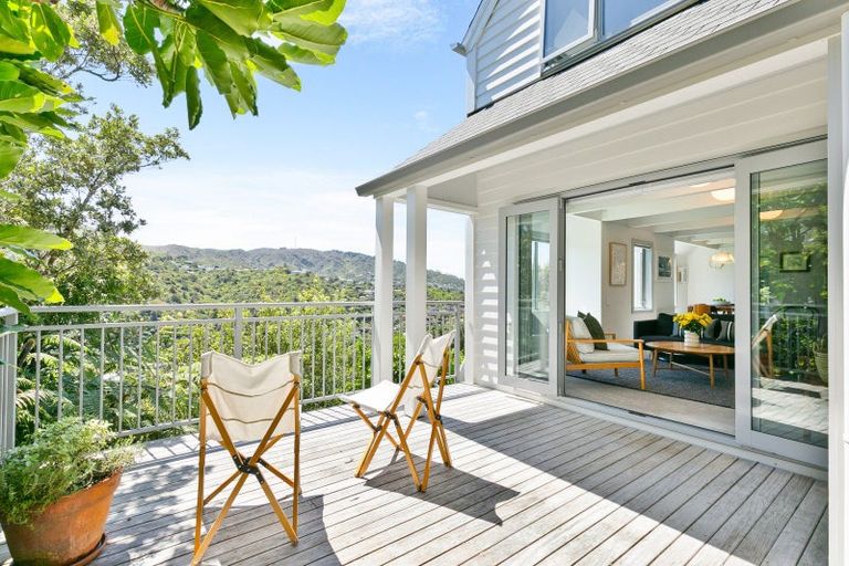 Photo of property in 12a Cavalry Close, Crofton Downs, Wellington, 6035