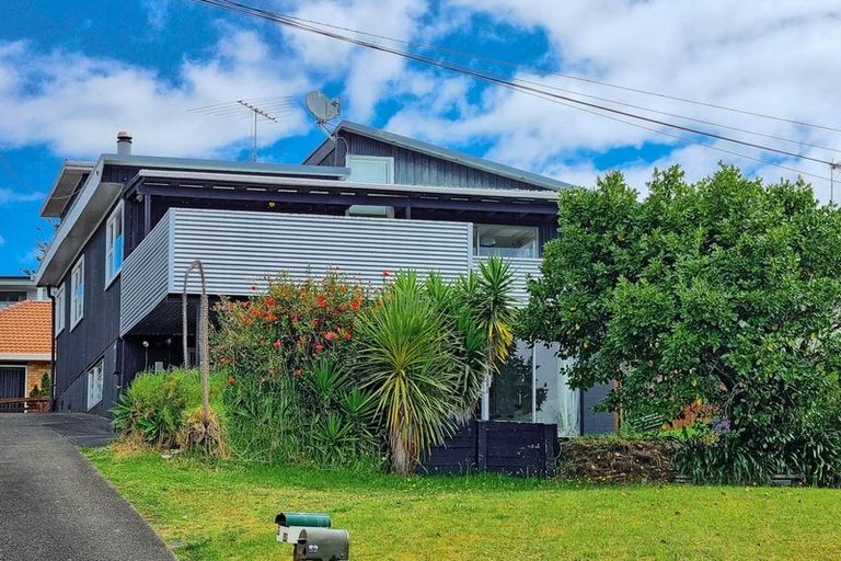 Photo of property in 1/52 Beulah Avenue, Rothesay Bay, Auckland, 0630