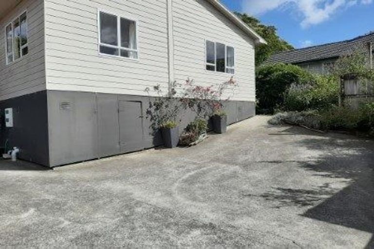 Photo of property in 62a Don Buck Road, Massey, Auckland, 0614