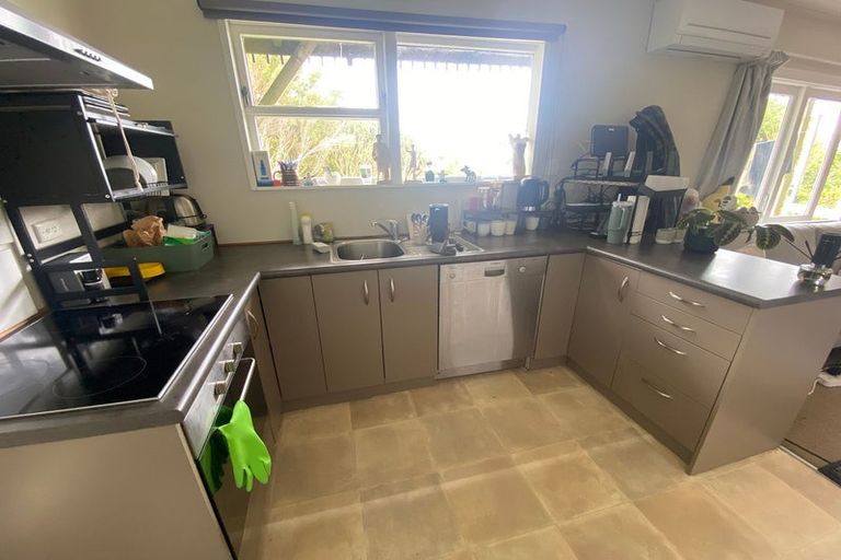 Photo of property in 1 Flint Way, Northland, Wellington, 6012