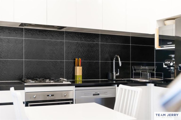 Photo of property in 47 Whare Kauri Road, Papakura, 2110