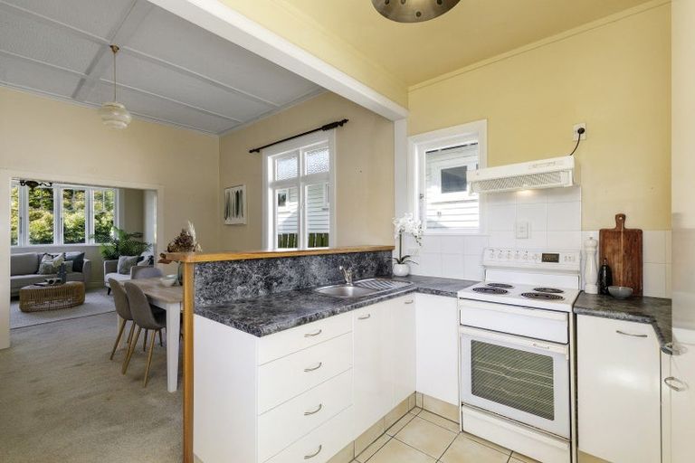 Photo of property in 22 Waikato Street, Island Bay, Wellington, 6023