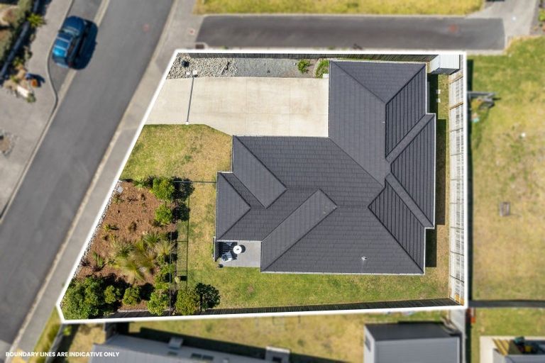 Photo of property in 49 Seagrass Place, Otaki Beach, Otaki, 5512