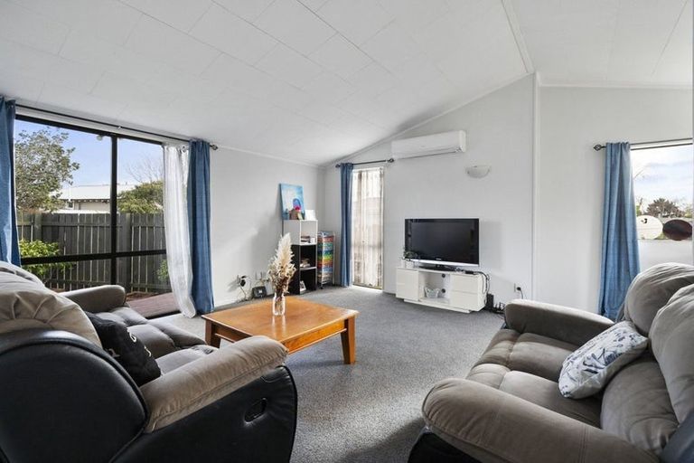 Photo of property in 46 Seaforth Avenue, Milson, Palmerston North, 4414