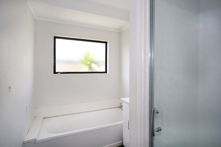 Photo of property in 2/8 Freyberg Crescent, Pukekohe, 2120