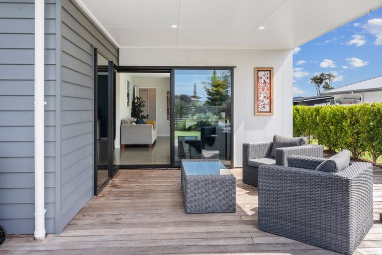 Photo of property in 15 Puroto Place, One Tree Point, 0118