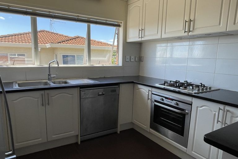 Photo of property in 1/369 East Coast Road, Mairangi Bay, Auckland, 0630