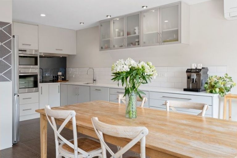 Photo of property in 40 Pitcairn Crescent, Bryndwr, Christchurch, 8053