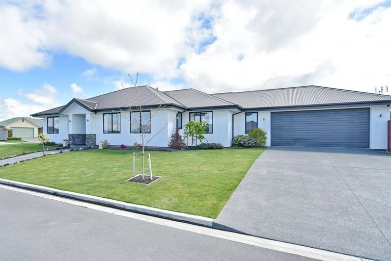 Photo of property in 1 Peter Place, Rangiora, 7400