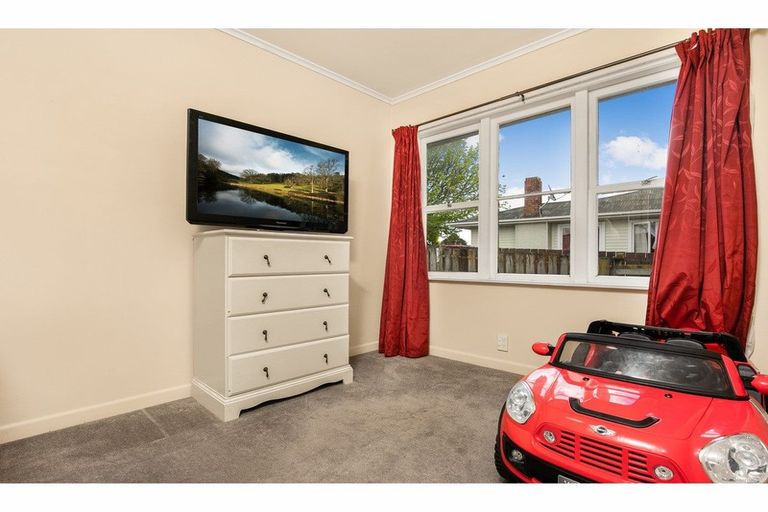 Photo of property in 18 Adams Road, Manurewa, Auckland, 2102