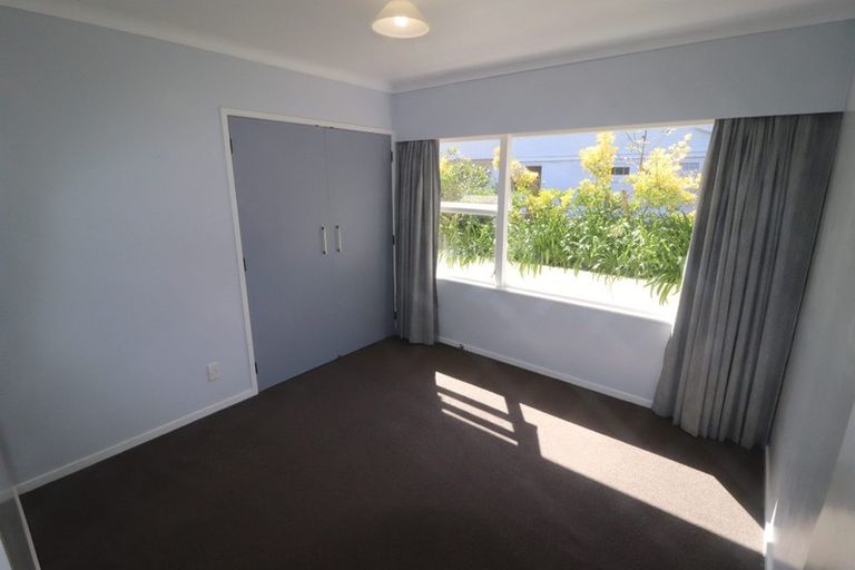 Photo of property in 1 Red Bluff Rise, Campbells Bay, Auckland, 0630