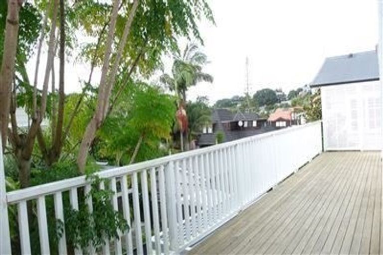 Photo of property in 1/5 Milton Road, Northcote Point, Auckland, 0627