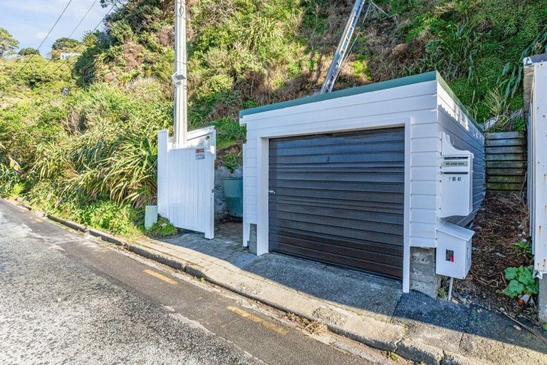 Photo of property in 196 Evans Bay Parade, Roseneath, Wellington, 6021