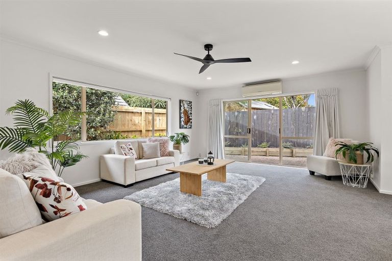 Photo of property in 2/13 Fratley Avenue, Farm Cove, Auckland, 2012