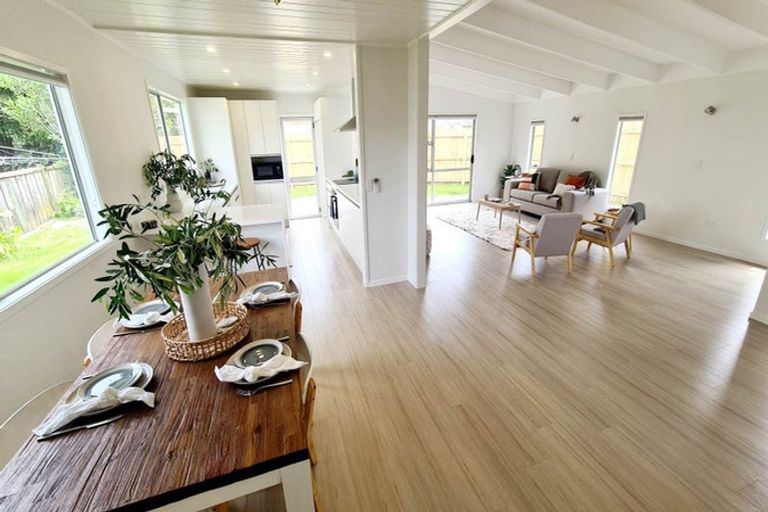 Photo of property in 49 Riverside Road, Orewa, 0931