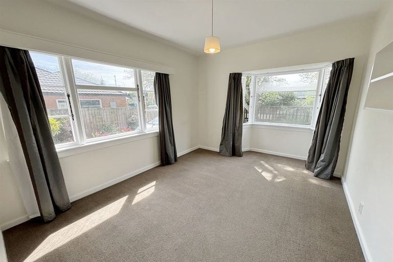 Photo of property in 39 Straven Road, Riccarton, Christchurch, 8011