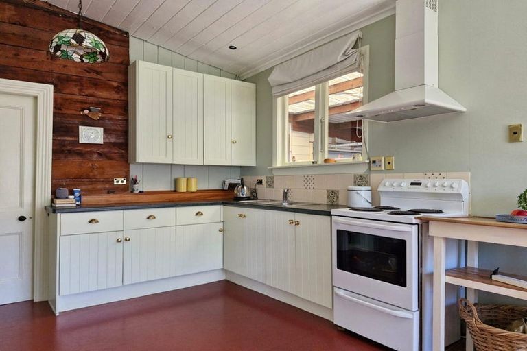 Photo of property in 192 Carrington Street, Lower Vogeltown, New Plymouth, 4310