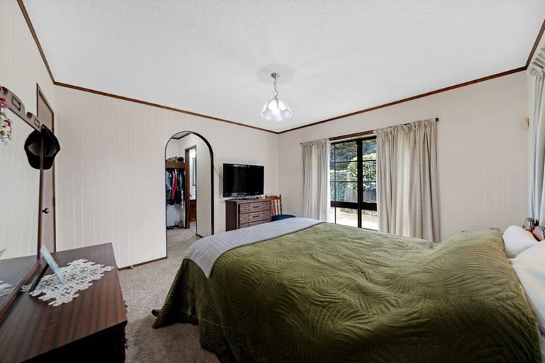 Photo of property in 11 Jessika Place, Conifer Grove, Takanini, 2112