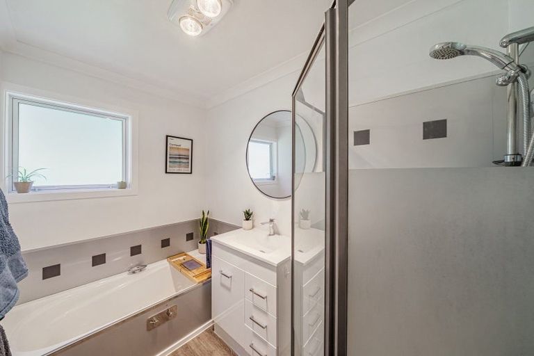 Photo of property in 38 Postgate Drive, Whitby, Porirua, 5024