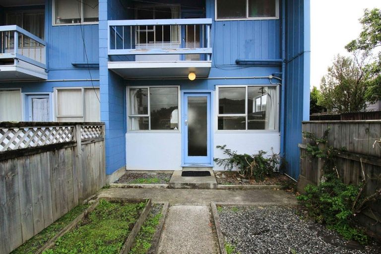 Photo of property in 8/100 Martin Street, Wallaceville, Upper Hutt, 5018