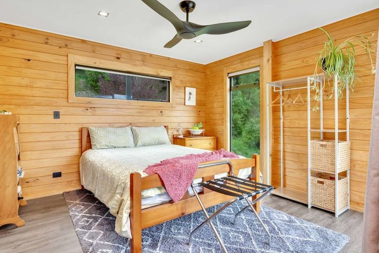 Photo of property in 127 Queen Charlotte Drive, Havelock, Picton, 7281