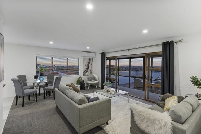 Photo of property in 61b Highland Park Drive, Highland Park, Auckland, 2010