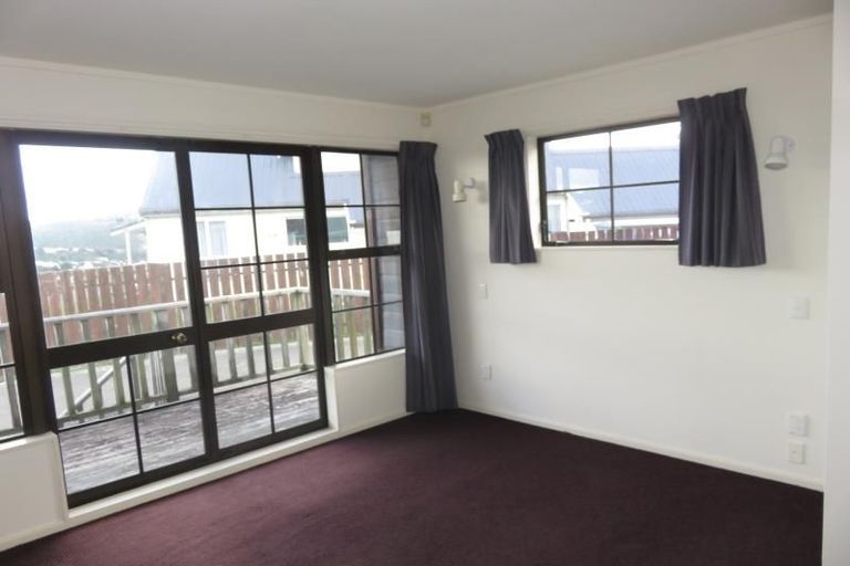 Photo of property in 28 Dominica Crescent, Grenada Village, Wellington, 6037