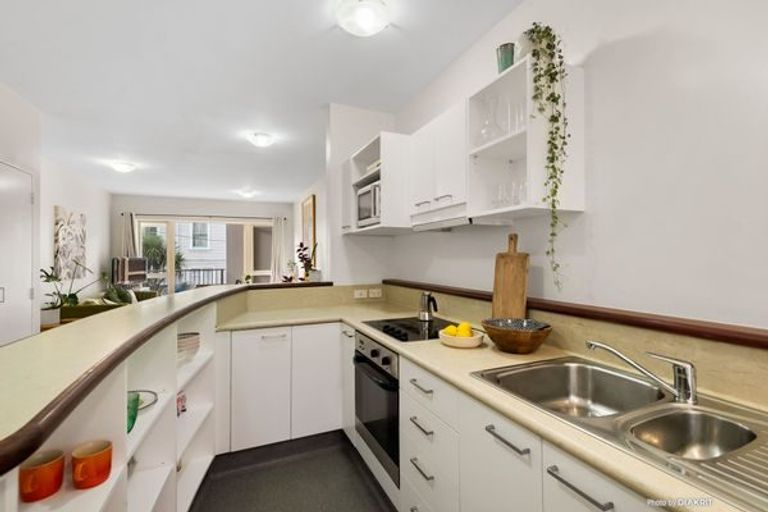 Photo of property in Luxford Villas, 105/72 Herald Street, Berhampore, Wellington, 6023