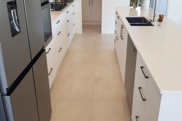 Photo of property in 12 Mccahon Drive, Rangiora, 7400