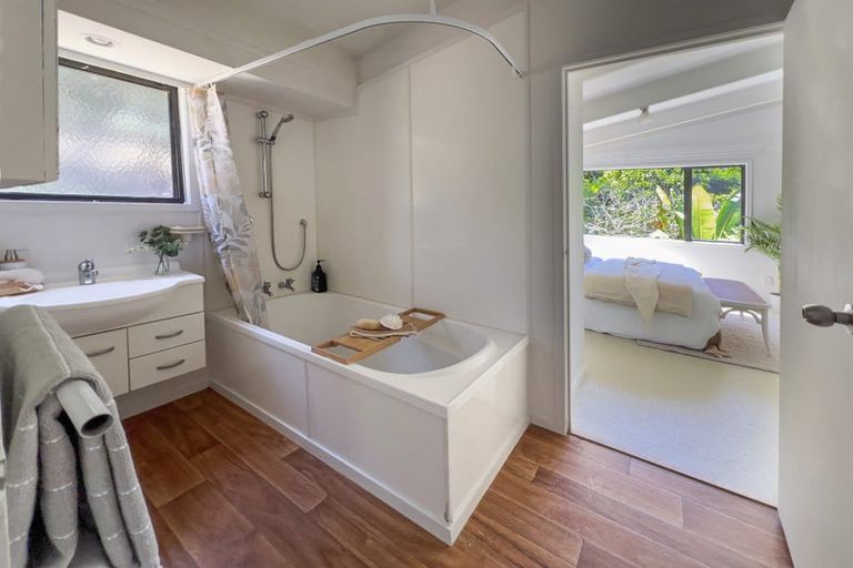 Photo of property in 1 Wairimu Way, Waipu, 0582