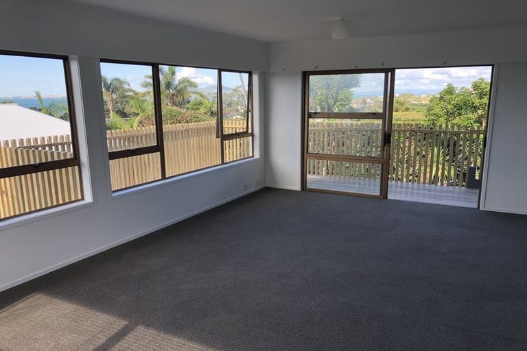 Photo of property in 3/27 Rangitoto Terrace, Milford, Auckland, 0620