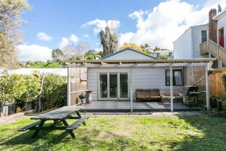 Photo of property in 61 Milton Road, Bluff Hill, Napier, 4110