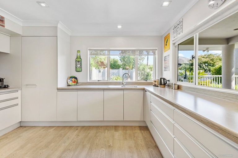 Photo of property in 6 Girdhar Place, Pukekohe, 2120