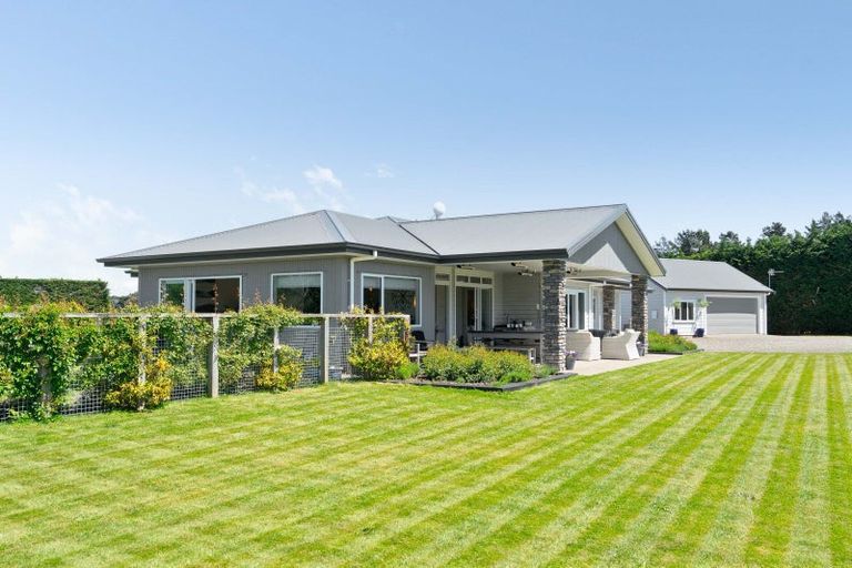 Photo of property in 6 Campbell Drive, Martinborough, 5711