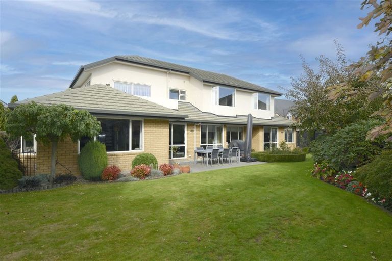 Photo of property in 11 Chateau Drive, Burnside, Christchurch, 8053