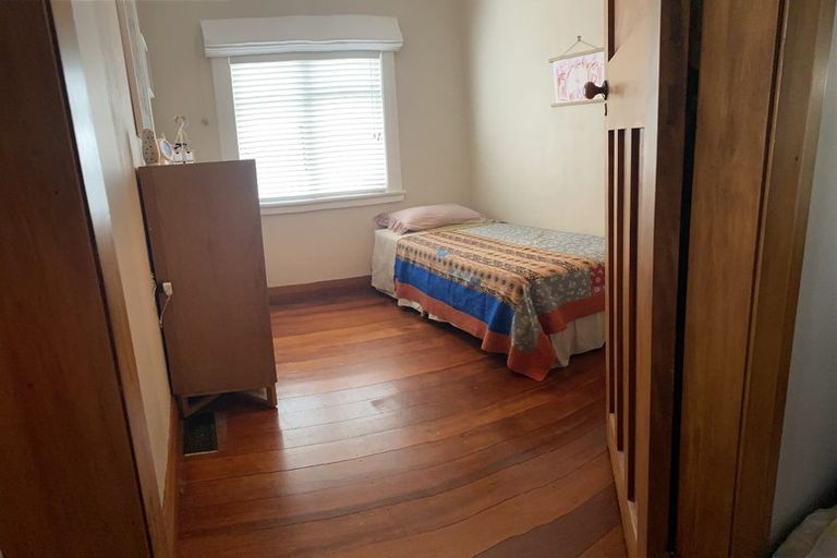 Photo of property in 7 York Street, Moera, Lower Hutt, 5010