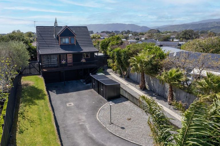 Photo of property in 27 Chums Road, Paraparaumu Beach, Paraparaumu, 5032