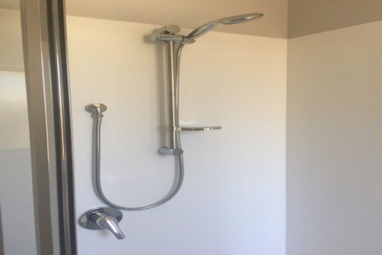 Photo of property in 2/23 Montgomery Crescent, Bader, Hamilton, 3206