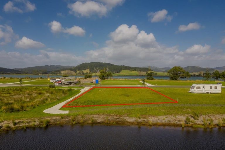 Photo of property in 13 Taniwha Place, Matarangi, 3592